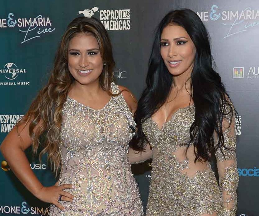 vestido da simone e simaria