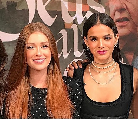 Deus Salve o Rei - As Tranças da Bruna Marquezine e da Marina Ruy Barbosa -  Vício de MeninaVício de Menina