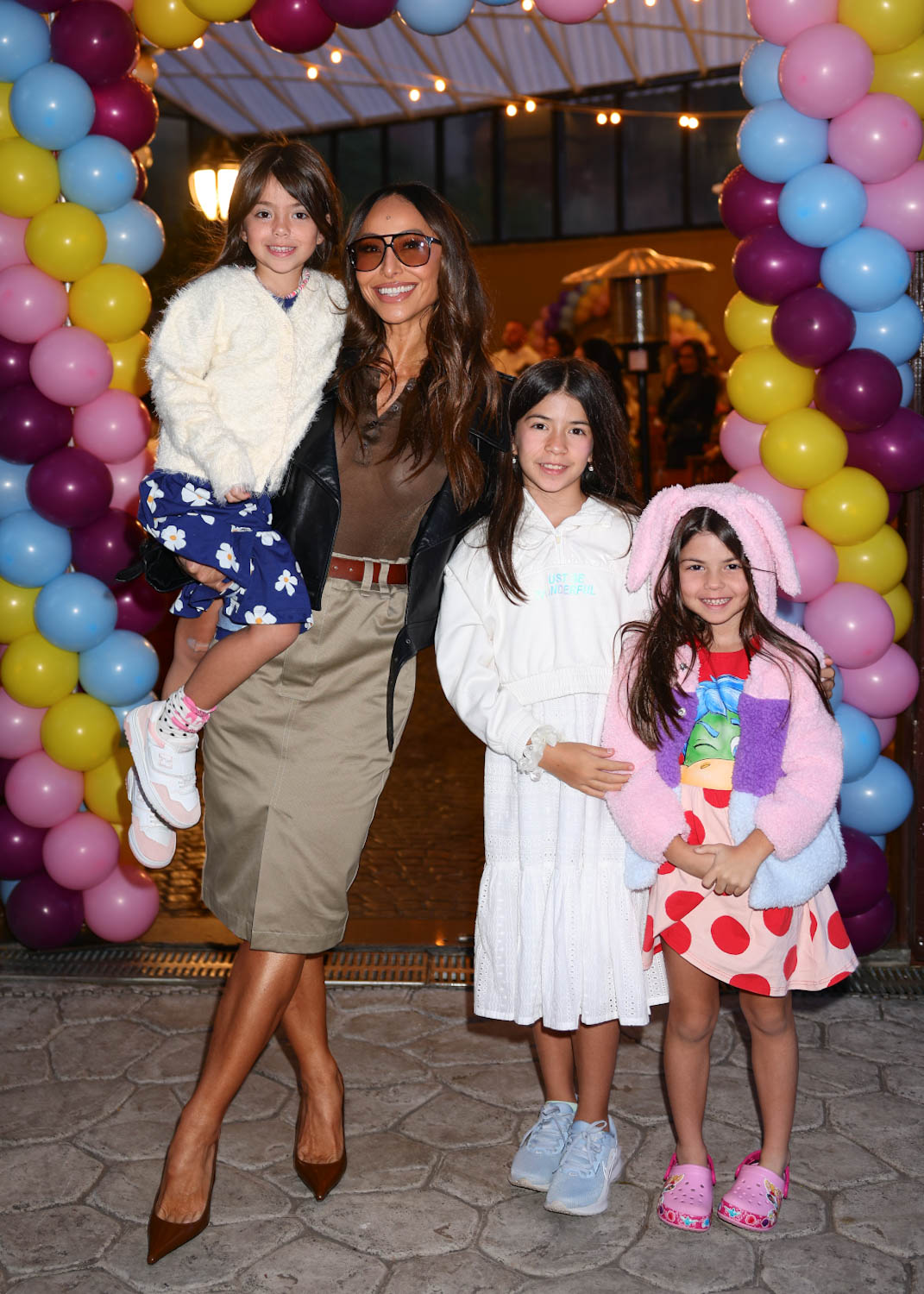 Sabrina Sato, Zoe e amiguinhas (Foto: Manuela Scarpa/ Brazil News)