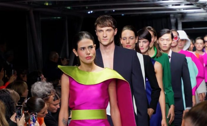 Anttónia Morais no desfile da Pierre Cardin (Foto: Divulgação)